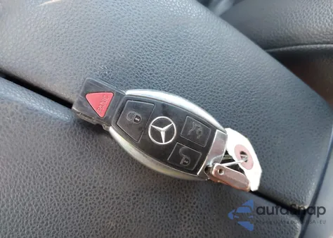 2012 Mercedes-Benz C 300 Luxury 4Matic/Sport 4Matic из США, поврежденный, VIN WDDGF8BB2CR196653